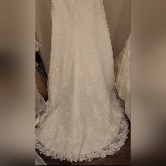 NWT Morilee Ivory Lace Sequin & Pearl Embellished Wedding Gown Sample - Picture 10 of 17